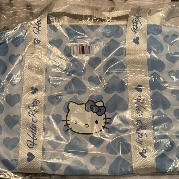 SOLD 🚫 Hello Kitty Forever 21 Blue Heart Angel Duffel Bag Weekend Luggage Travel - Picture 5 of 8